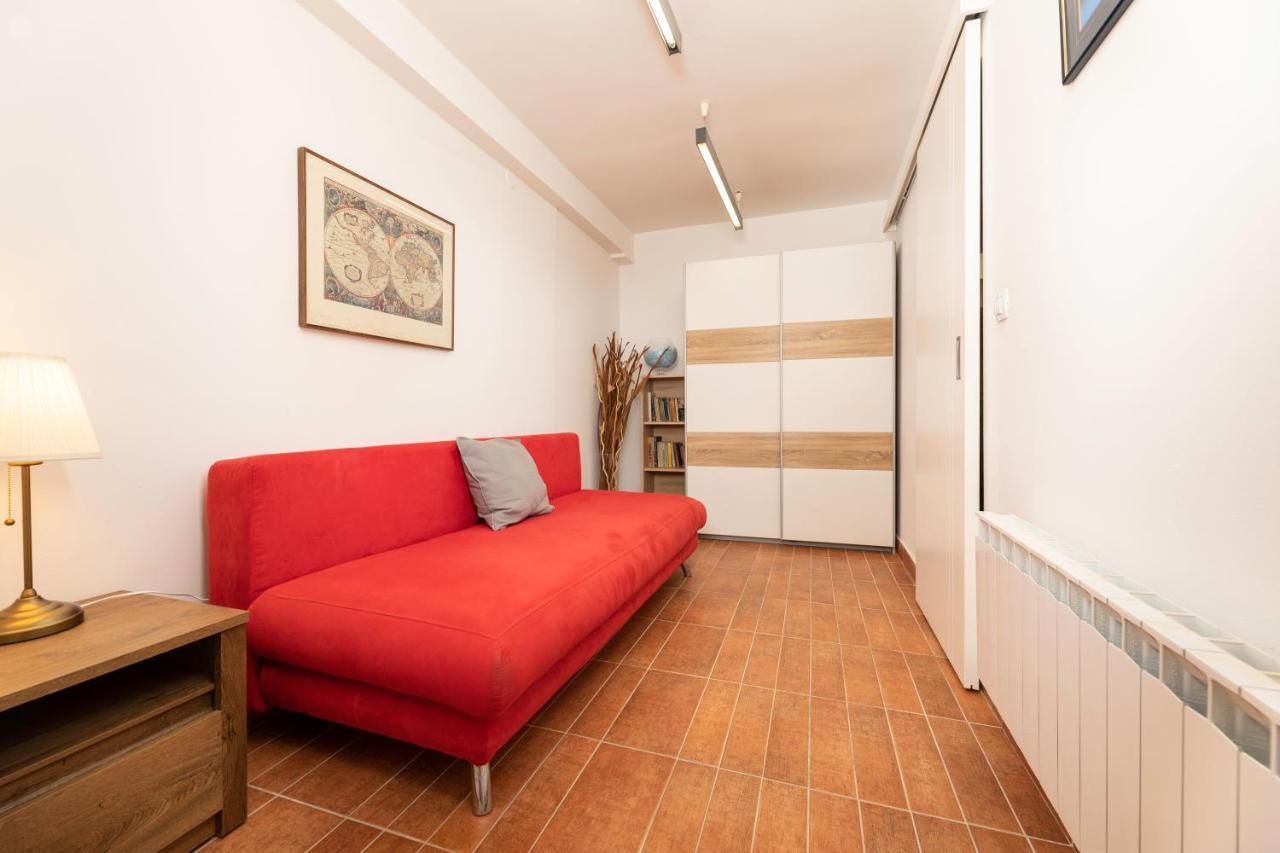 Apartments Ana Malinska Exterior photo